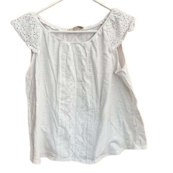 LOFT Tops - LOFT white eyelet embroidered short sleeve top Size Med.
